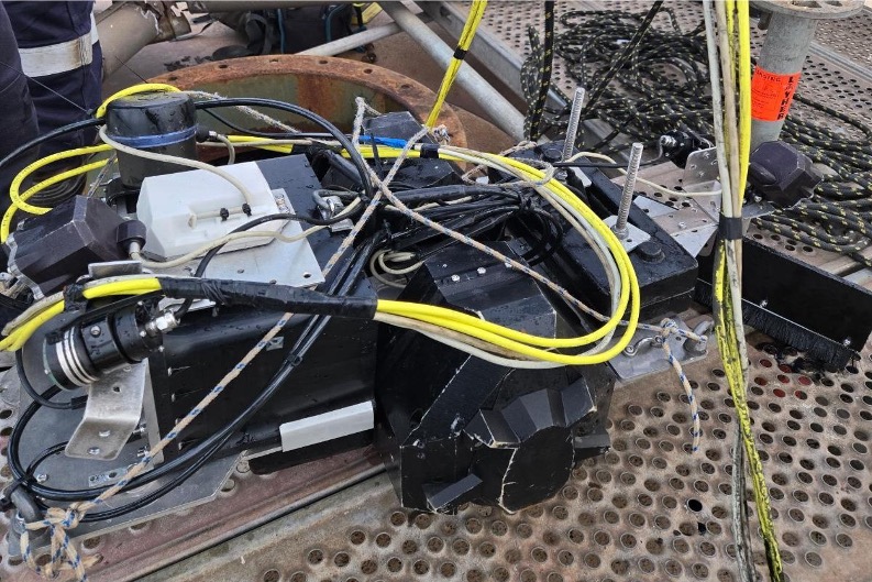 IP68 NDT Crawler immersed for tank floor inspection